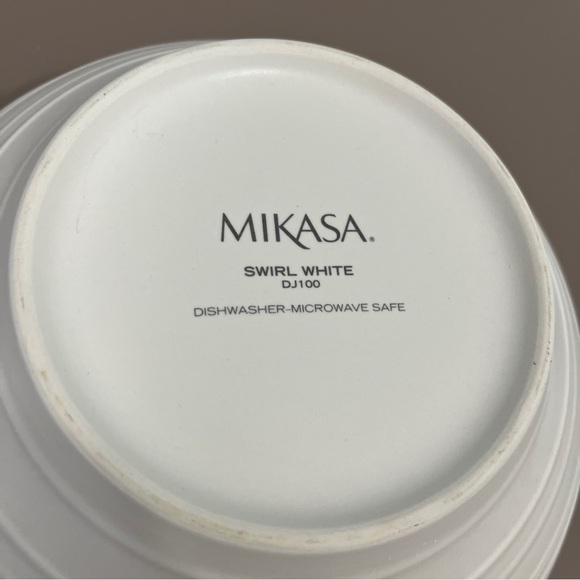 Mikasa Swirl White‎ Elegant Serving Bowl Vegetable Pasta - Picture 6 of 15